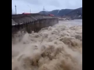Юмагузинское водохранилище в Башкирии бушует сейчас