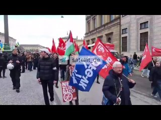 München: Tausende demonstrieren in der Innenstadt für Frieden