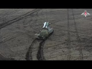 Расчет зенитного ракетного комплекса Бук-М1 сбил вертолет украинских Вооруженных сил в районе Авдеевки.