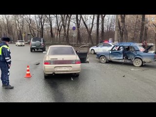 Водитель устроил ДТП в Нижнем Тагиле и уехал с места аварии на автобусе