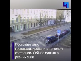 В Петербурге ребенок выпал из окна квартиры