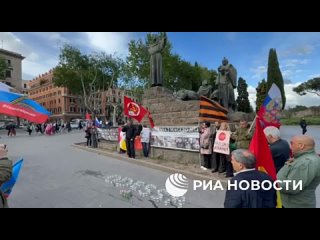 Митинг по случаю 10-летней годовщины пожара в одесском Доме профсоюзов прошел в Риме, передает корреспондент РИА Новости