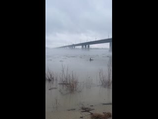 На Оби начался ледоход. Делимся с вами атмосферными кадрами