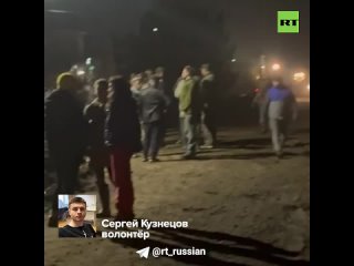 Жители Оренбурга всю ночь таскали мешки с песком и глину для укрепления защитных сооружений
