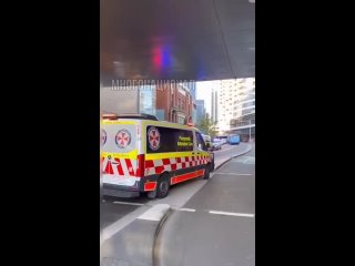Мужчина, который оказал сопротивление террористу в торговом центре в Сиднее Австралия , был русским