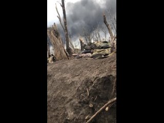 Los rebeldes hutíes entierran a 18 de sus combatientes y prometen “derrotar“ a EE UU en el mar Rojo. Los rebeldes hutíes del Yem