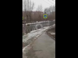 «По уши в воде». Скандальный переход у 45-ой школы в Чкаловском поселке серьезно затопило