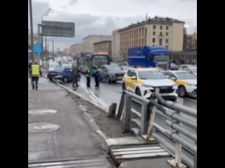 Восемь машин столкнулись сегодня на проспекте Мира в районе Рижского вокзала.