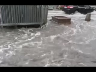 Сильный дождь затопил Москву - 1