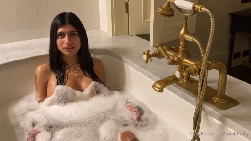 Mia Khalifa Topless Bathing Video Leaked - Internet Chicks