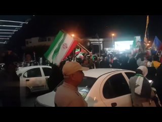 Celebraciones multitudinarias en Irán por los ataques contra Israel