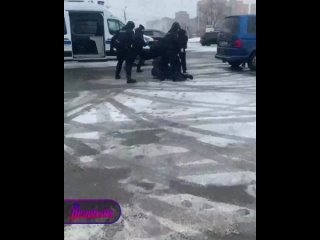 Полиция задержала подозреваемых в попытке заказного убийства местного адвоката в Петербурге — за его смерть заплатили... (видео)