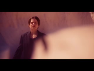 Christine and the Queens _ rentrer chez moi _ (Official Video)