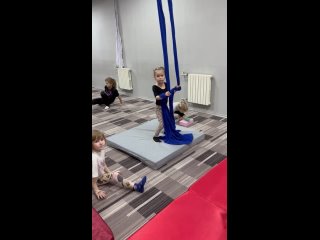 Видео от Art Fly Воздушная гимнастика Донецк