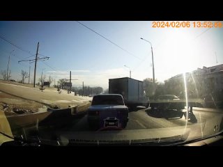 Продолжение Водитель «Хонды» не успел затормозить и устроил «замес» на Мичуринском мосту в Красноярске
