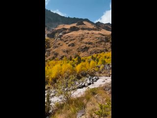 Твое приглашений на восхождение🏔️

Трекинг к водопаду Терскол точно можно назвать восхождением!