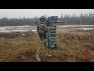 Смотри на видео тренировку СОБР Гепард Росгвардии в Псковской области по стрельбе из противотанковых гранатометов