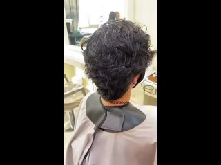 Hairdressers - short haircut to more shorter