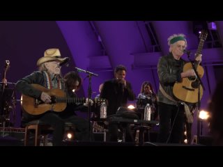 Willie Nelson  Keith Richards - Live Forever (Willie Nelson 90 - Hollywood Bowl)