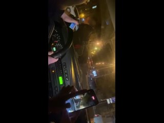 В Абакане полицейские привлекли водителя и пассажира к ответственности за катание на капоте автомобиля