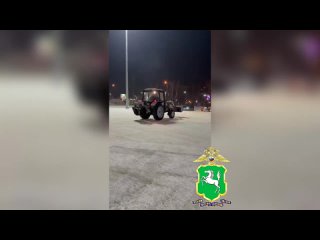 Два уборщика снега привлечены к ответственности в Томске за правонарушения на парковке гипермаркета