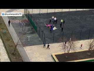 В Плеханова на спортивной площадке на подростка упали ворота
О состоянии мальчика неизвестно