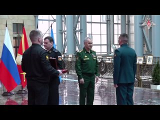 Sergei Shoigu presented Gold Star medals to Russian military personnel who showed courage and heroism during the special oper