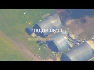 Ракетный удар ОТРК “Искандер-М“ по ангарам на аэродроме “Каменка“, Днепропетровская область.
