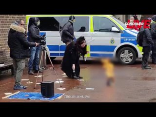 В Швеции снова сожгли Коран. Это проходило под усиленной защитой полиции