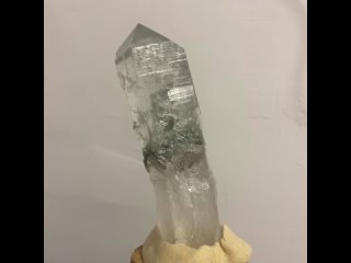 Фантомный кристалл гималайского кварца с хлоритом
