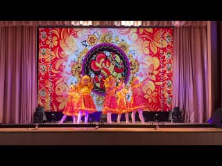 Танцевальный ансамбль “Байкальские солнышки“ с танцем “Как по горкам по горам“