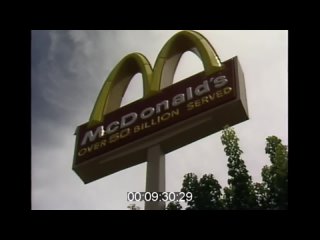 МакДональдс в 1984 году - Inside a McDonalds restaurant in 1984. Архивные кадры