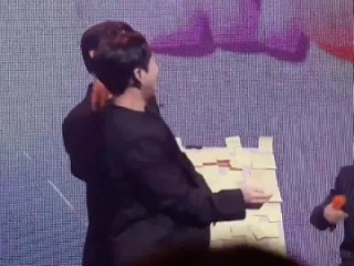 FANCAM | 200424 | Junhee, Wow @ Fanmeeting Home Sweet  - 1 часть (Black and Blue)