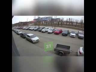 В Челябинске 19-летняя пьяная девушка на Porsche Cayenne разнесла в хлам 10 автомобилеи