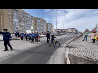 Юные жители поселка Боровского сегодня повторили правила велобезопасности и прошли по пешеходным переходам поселка с велосипедам