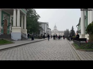 Днесь благодать Святаго Духа нас собра, и вси вземше крест Твой глаголем, благословен Грядый во имя