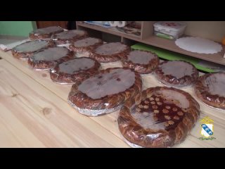️В Курске в преддверии 8 Марта полицейские подарили многодетным мамам пироги собственного изготовления