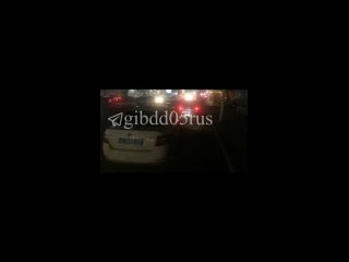 В телеграм-бот Госавтоинспекции МВД по Республике Дагестан прислано видео с нарушением ПДД водителем автомобиля «Лада Гранта», з