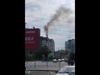 Многоэтажка полыхает в Комсомольском микрорайоне Краснодара