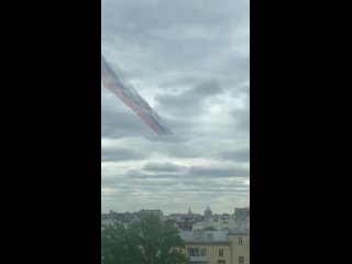 Planes in the sky above Moscow draw the flag of Russia - a rehearsal of fragments of the air part of the Victory Parade was held