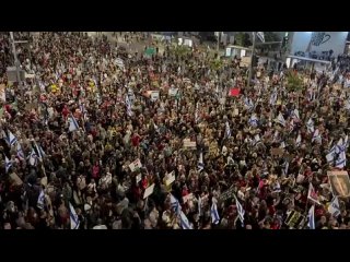 Massive Anti-government protests in Tel Aviv, calling for Benjamin Netanyahu to resign