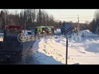 В Пермском крае грузовой поезд протаранил большегруз