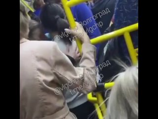 В Волжском кондуктор высадила детей из автобуса