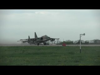 Экипажи штурмовиков Су-25 ВКС России уничтожили опорный пункт ВСУ на Южно-Донецком направлении