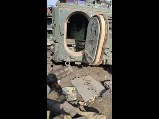 Veicolo da combattimento di fanteria ucraino M2A2 ODS-SA Bradley prodotto in America catturato dai militari delle forze armate r