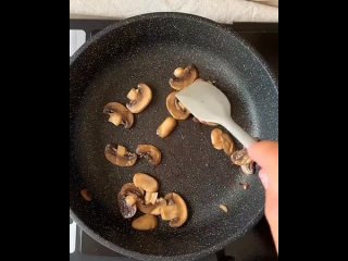 Отличный завтрак с грибами и зеленью легко и просто