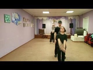 Видео от Весёлый танцевальный коллективВеснушки