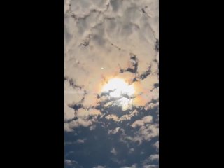 Видео солнечного затмения у Ниагарского водопада продолжает широко расходится по соцсетям, даже спустя четверо суток с момента