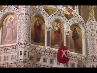 Imagens do servio noturno de Pscoa na Catedral de Cristo Salvador. O presidente da Rssia, Vladimir Putin, e o prefeito de Mos