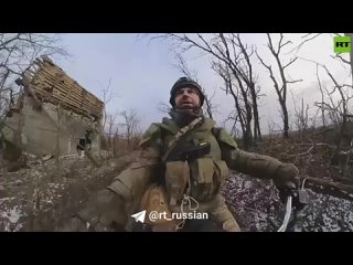 Военкор RT Андрей Филатов на мотоцикле показал дорогу к освобождённому авдеевскому коксохиму